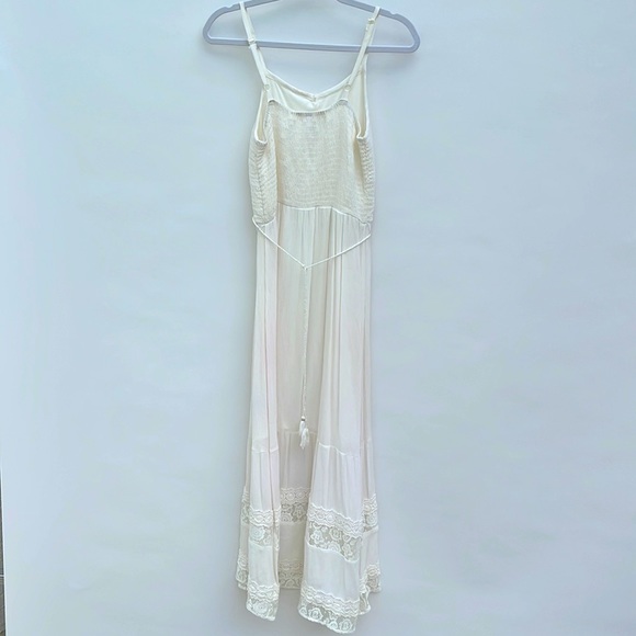 Dress - Picture 6 of 7